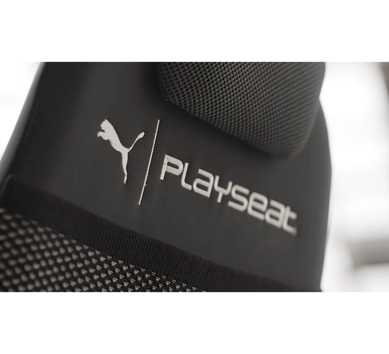 Playseat® | PUMA Active Gaming Seat Black Buitenkansje